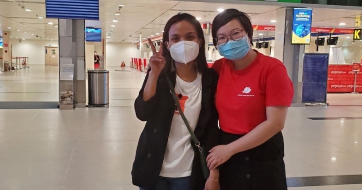 Tiễn bạn Phương Linh du học sinh tại sân bay